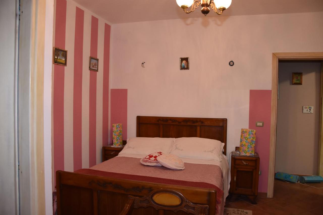 Agriturismo Maria Cristina Guest House Treiso Eksteriør bilde