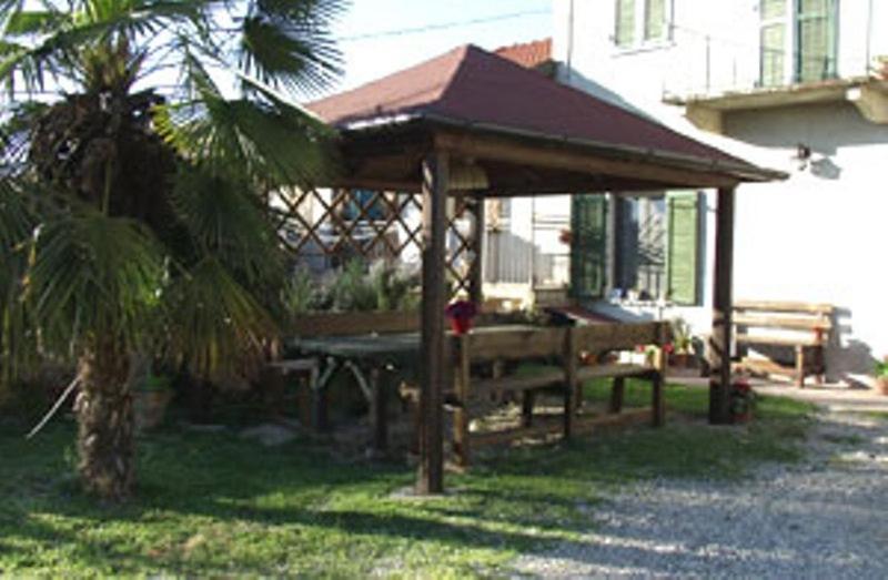 Agriturismo Maria Cristina Guest House Treiso Eksteriør bilde