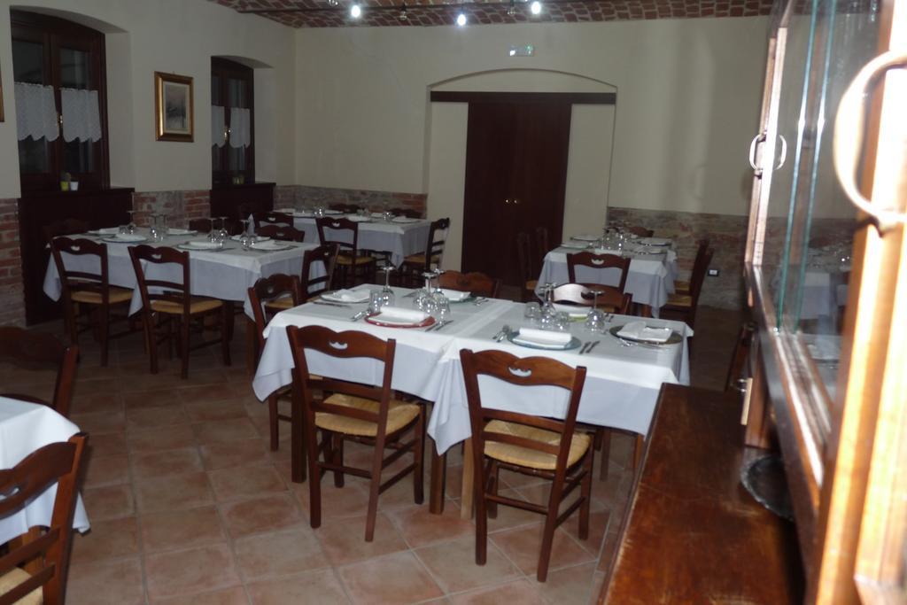 Agriturismo Maria Cristina Guest House Treiso Eksteriør bilde